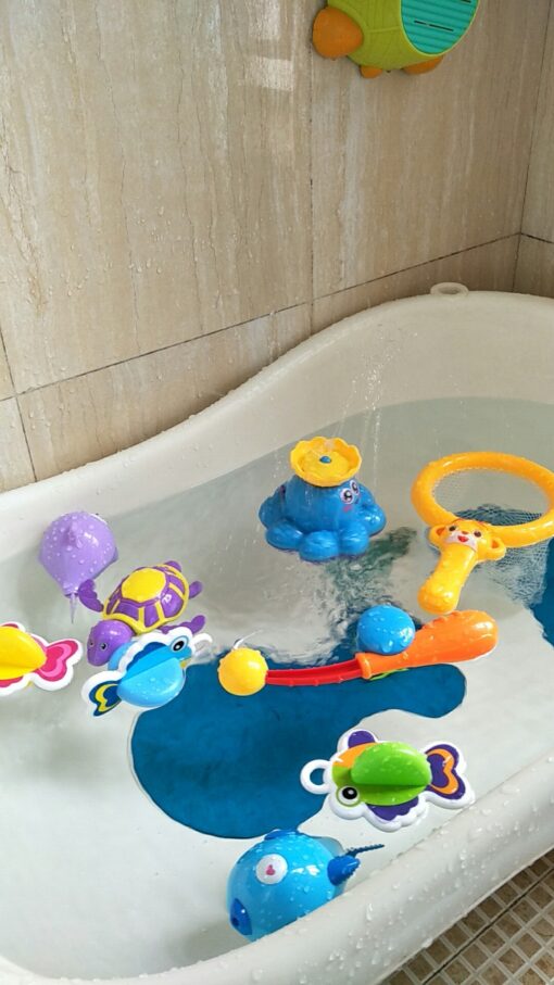 Electronic Spray Water Octopus Floating Bathtub Shower Toy - Image 3