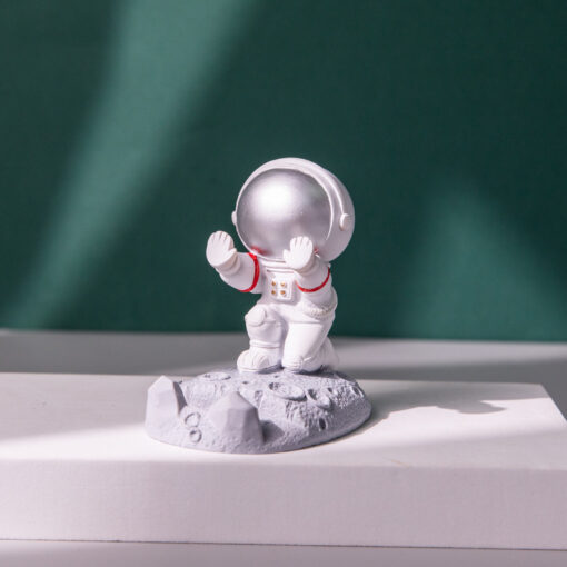 Creativity Astronaut Spaceman Model Resin Crafts Phone Holder - Image 4