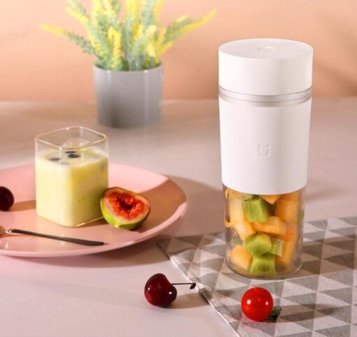 Portable Mini Electric Kitchen Fruit Blender Juicer Cup