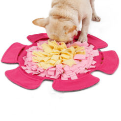 Durable Flower-Shaped Pet Food Feeder Sniffing Mat