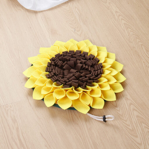 Sunflower Shape Pet Bite Resistant Slow Feeder Mat