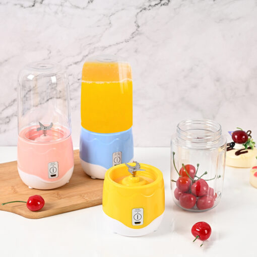 Portable Mini Kitchen Fruit Blender Juicing Cup